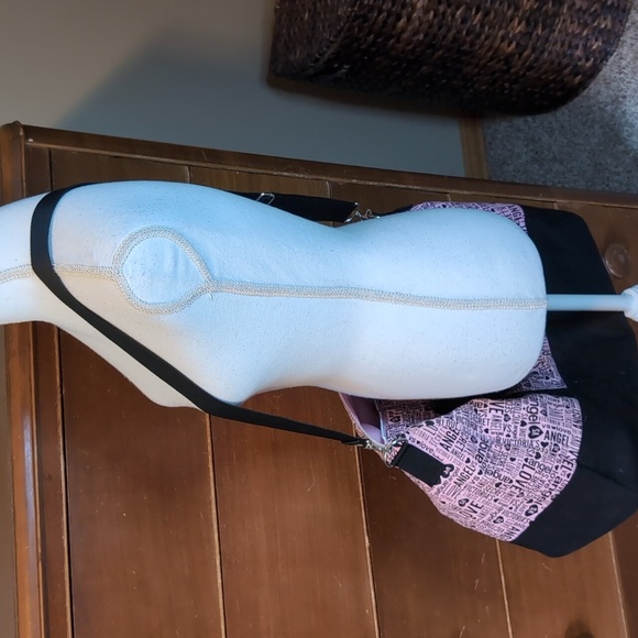 Victoria's Secret CLASSIC Pink & Black Duffle Weekender Bag VS Y2K - Picture 6 of 10